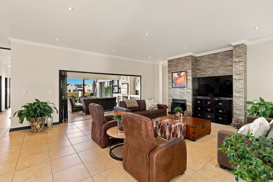 4 Bedroom Property for Sale in Croydon Vineyard Estate Western Cape